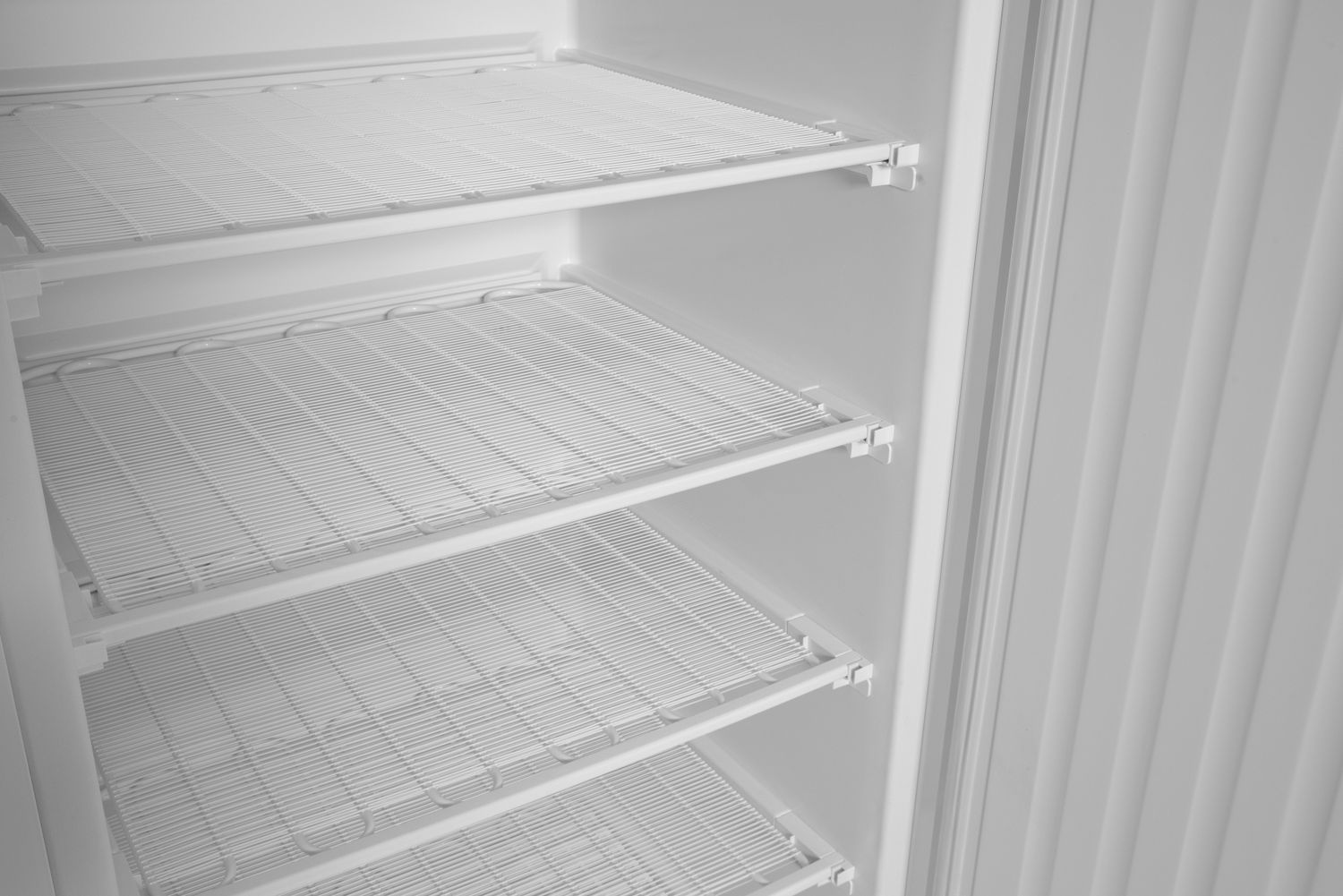 Mraziaca skriňa Budget Line s bielym lakovaným oceľovým krytovaním, Arktic, Budget Line, 600 l, 220-240V/436W, 775x710x(H)1900mm
