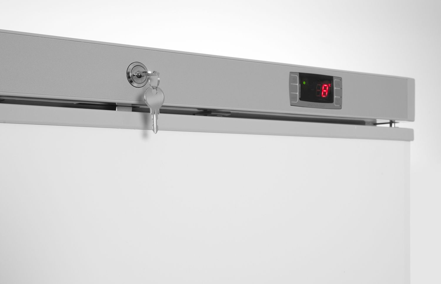 Mraziaca skriňa Budget Line s bielym lakovaným oceľovým krytovaním, Arktic, Budget Line, 600 l, 220-240V/436W, 775x710x(H)1900mm