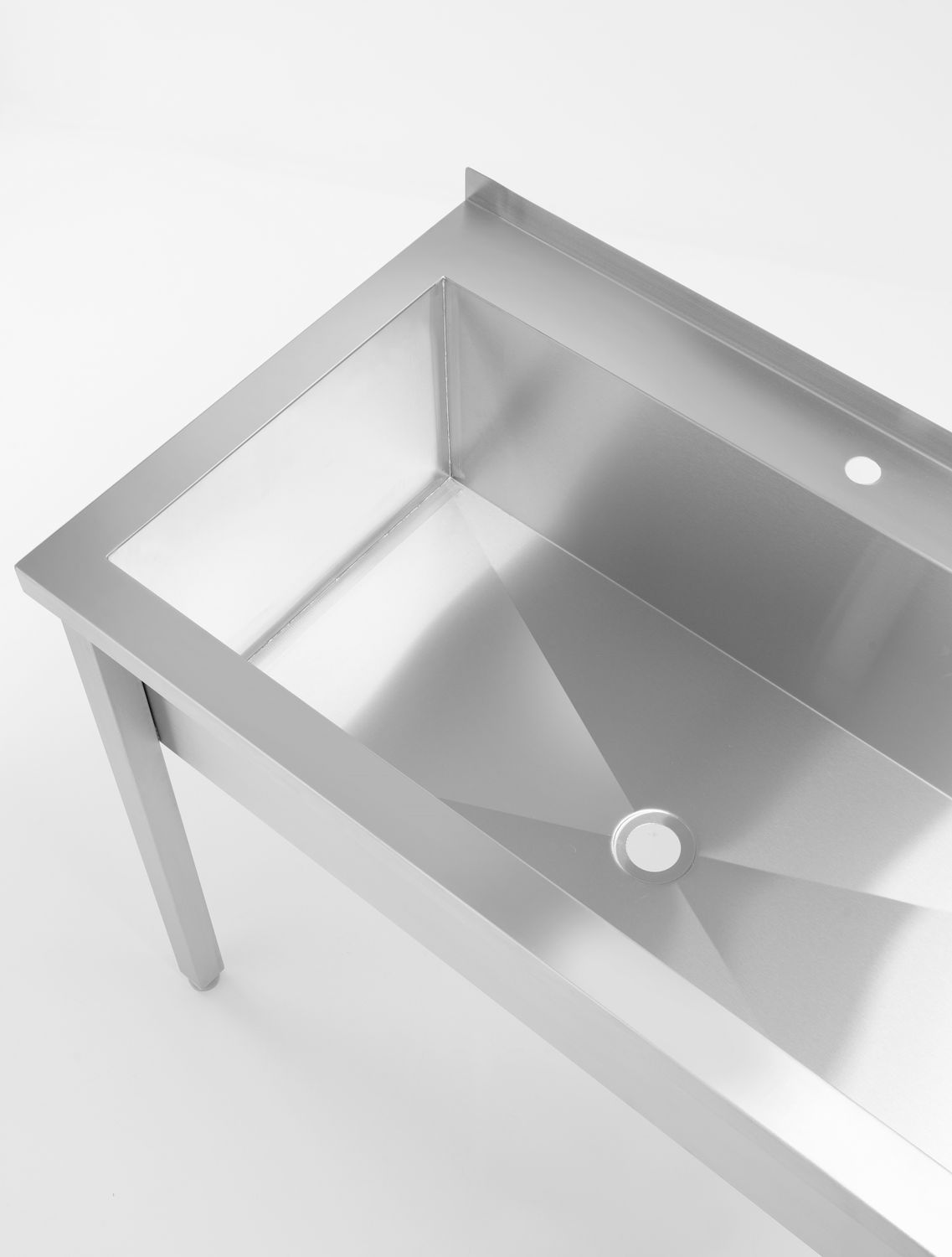 Stôl s jedným drezom, bez spätného striekania – skrutkový, hĺbka 600 mm, HENDI, Budget Line, 1000x600x(H)850mm