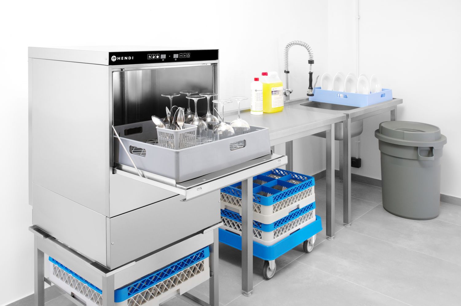 Umývačka riadu na sklo 40 x 40 – elektronické ovládanie – 3 umývacie programy, HENDI, 230V/2800W, 470x510x(H)710mm