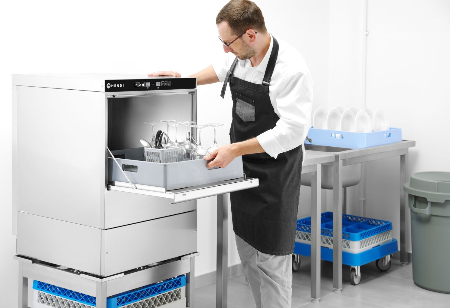 Umývačka riadu na sklo 40 x 40 – elektronické ovládanie – 3 umývacie programy, HENDI, 230V/2800W, 470x510x(H)710mm