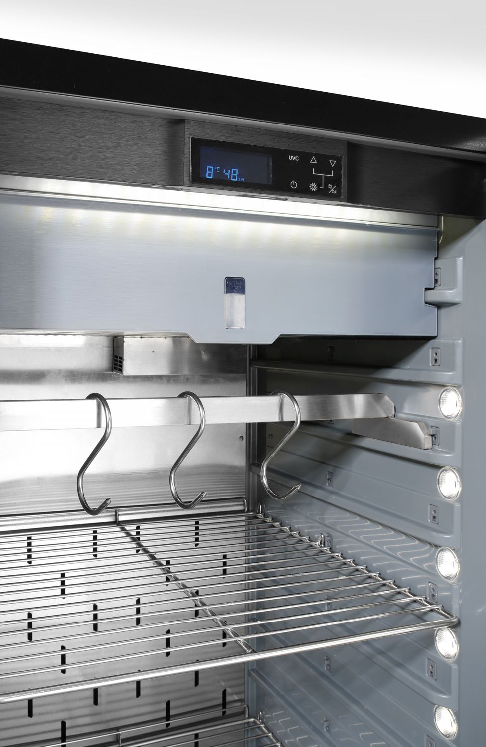 Vitrína na mäso, HENDI, 352L, 220-240V/170W, 595x760x(H)1720mm