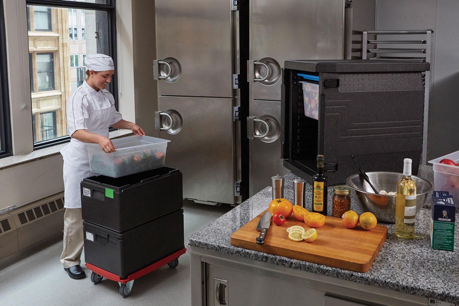 Vozík Camdolly na termoizolačné nádoby Cam GoBox, GN 1/1, Cambro, červený, Červená, 692 × 426 × 167 mm | CD3253EPP158